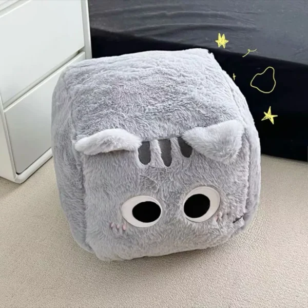 Gấu mèo ôm